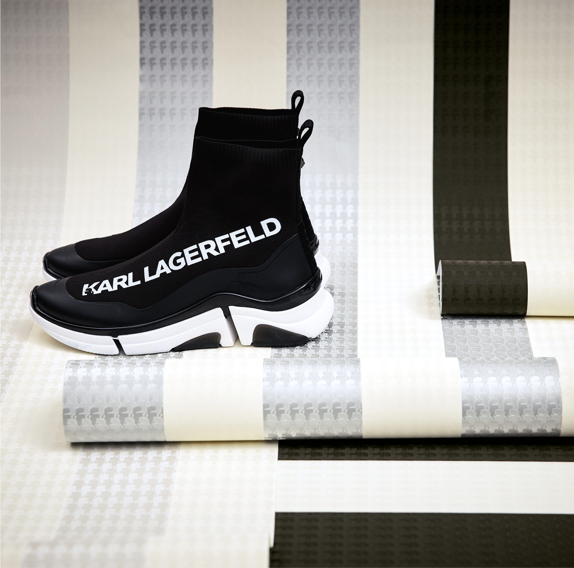 AS Vliestapete Karl Lagerfeld Designertapete grau 378494